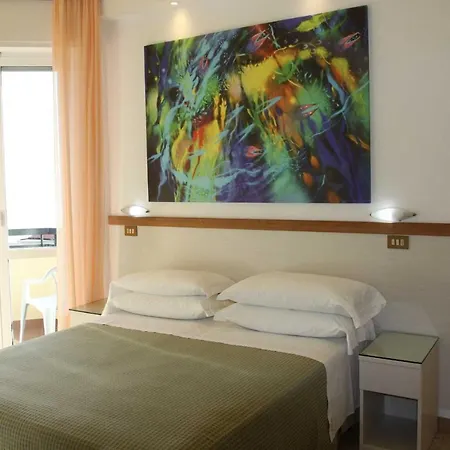 Cristina Hotel 3*