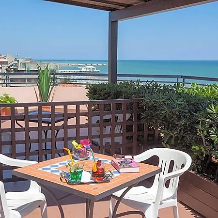 Cristina Hotel 3*