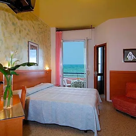 Cristina Hotel 3*