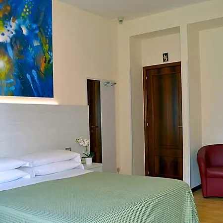 Cristina Hotel