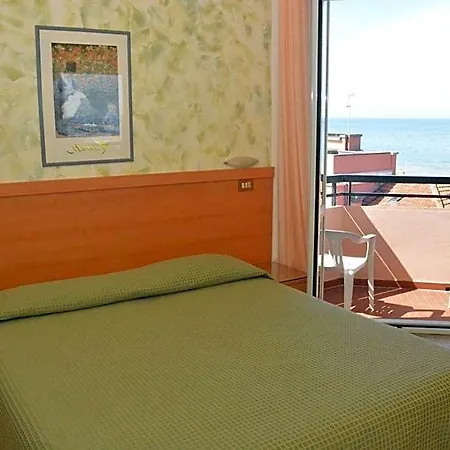 Cristina Hotel 3*